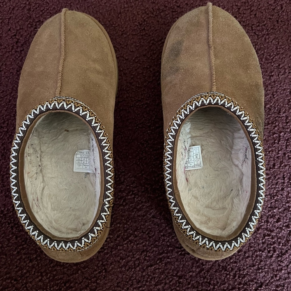 Women’s Tasman Uggs, size 10.  Only worn a few times.  Smoke free home.  $75